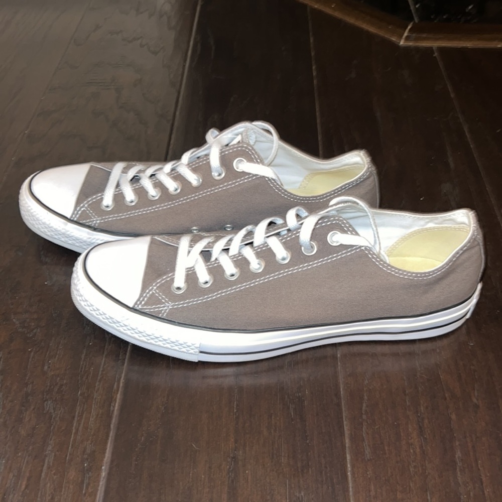 Converse - Picture 2 of 4